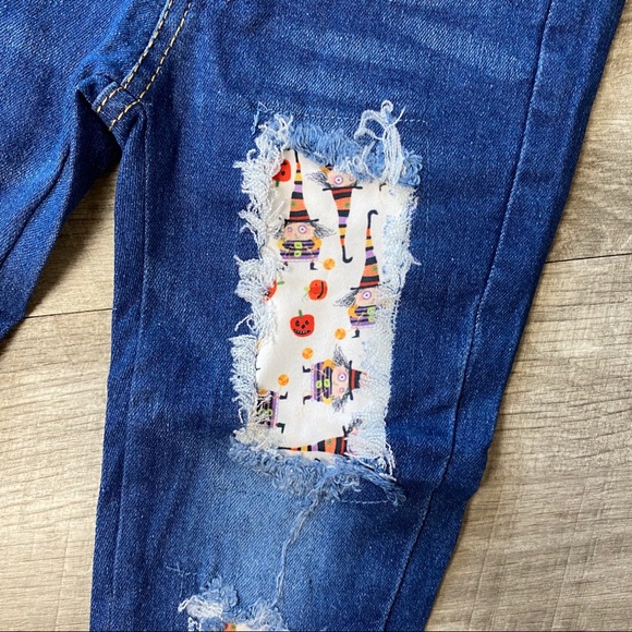 It’s just a bunch of Hocus Pocus outfit - Picture 3 of 3